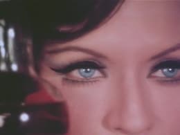 मौत, भूख और संघर्ष को दी मात, जंग से बचकर भारत पहुंची ये लड़की बनी बॉलीवुड की पहली 'ग्लैमर क्वीन'