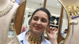 Gold-Silver Prices: आज 15 दिसंबर सोमवार को क्&zwj;या भाव चल रहा सोना-चांदी, अभी पैसे लगाना कितना सही?&nbsp;