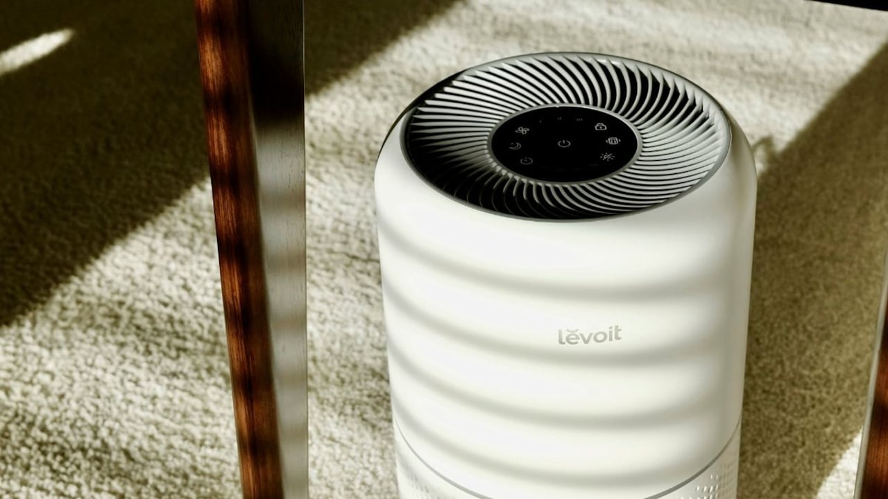 Portable car air purifiers use HEPA and carbon filters to clean cabin air.
