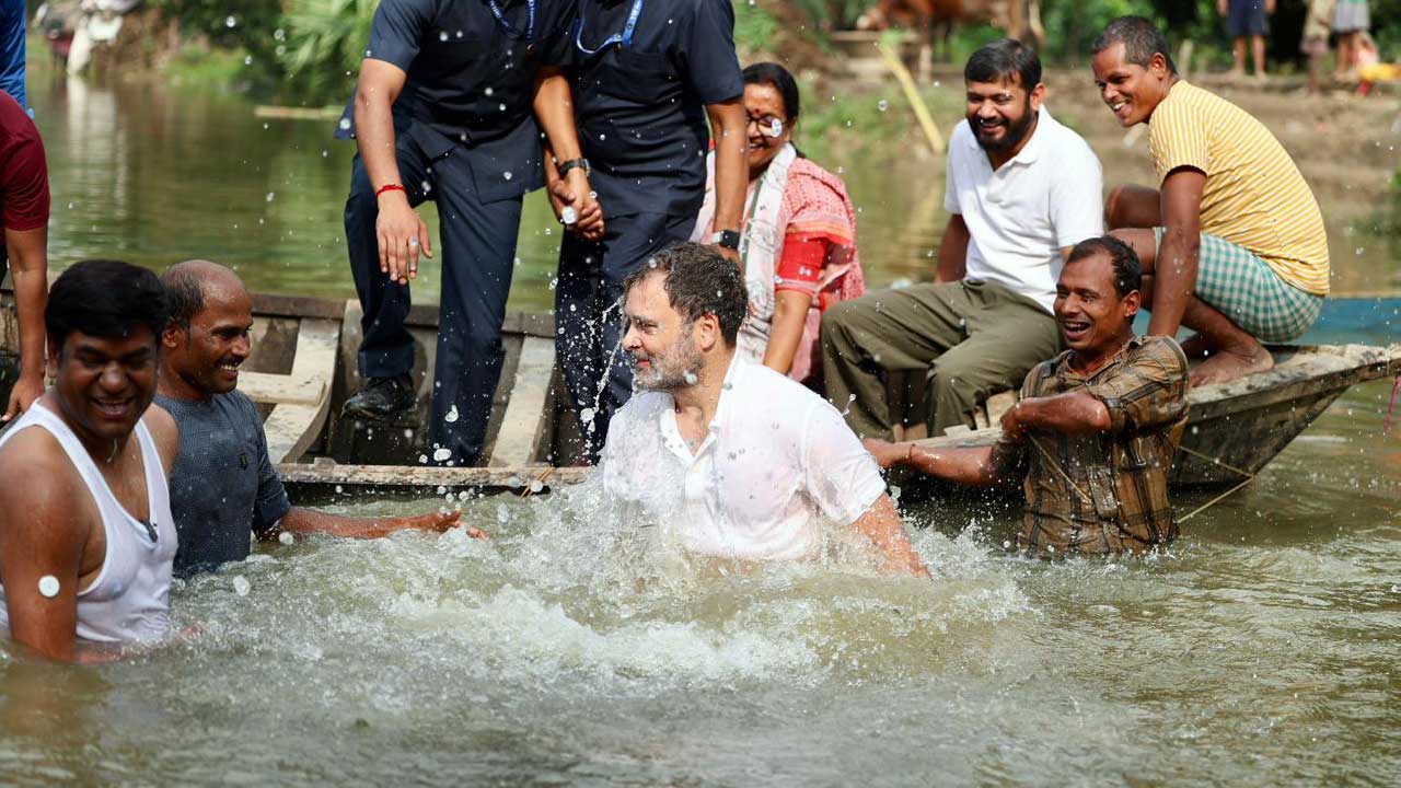 Video: Rahul Gandhi's Fishing Day With Key Ally In Bihar's Troubled Poll Waters