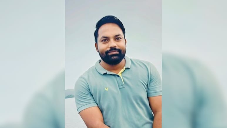 यूपी के झांसी में क्रिकेट खेलते-खेलते LIC कर्मचारी की मौत, परिवार में छाया मातम