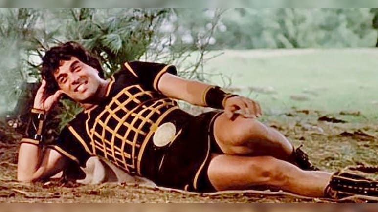 The Story Of Dharmendra In An Unforgettable Tunic And Skirt, His Cover Pic On X