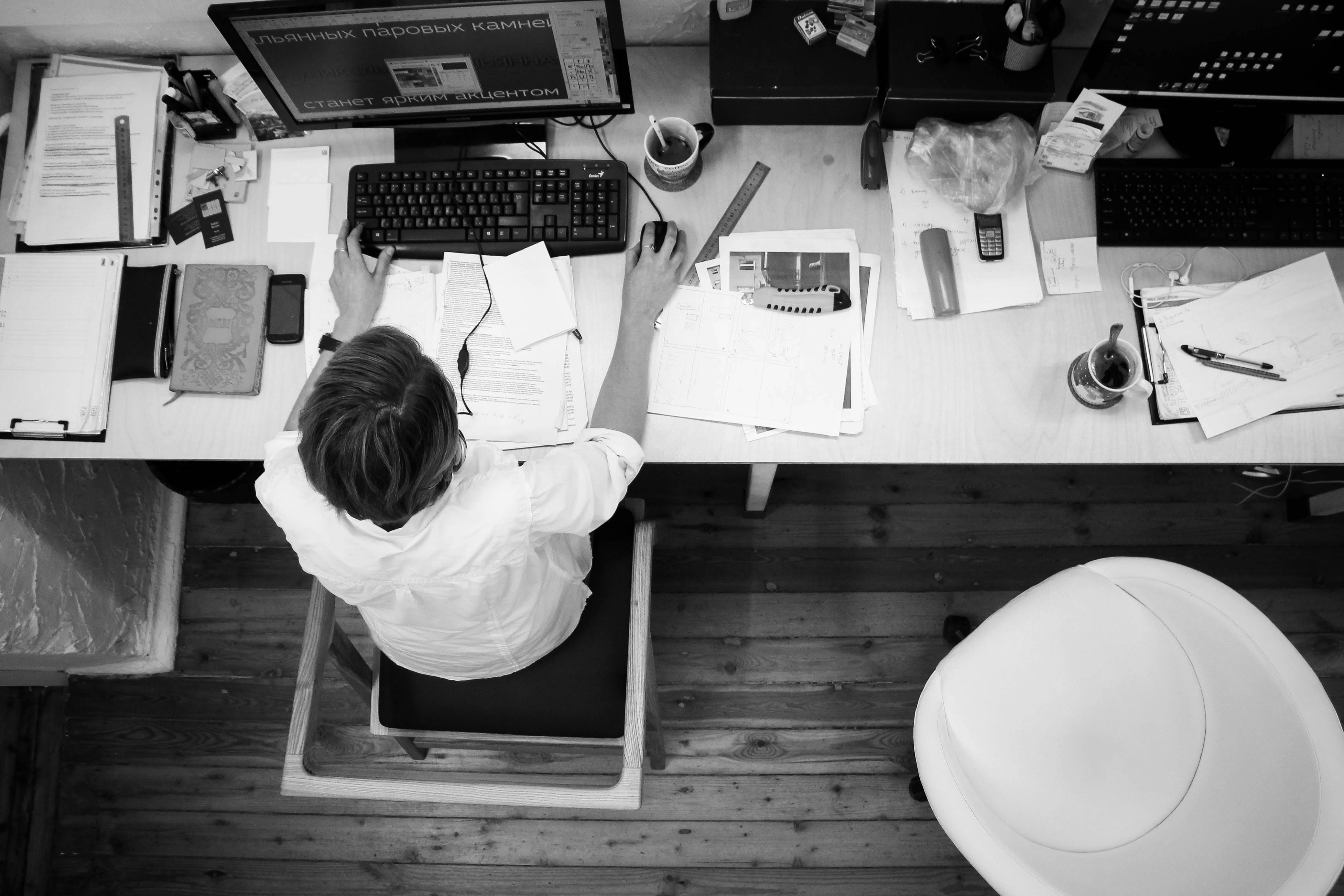 Employee Considers 15-20% Pay Cut To Escape Toxic Manager: 'I Feel Anxious'