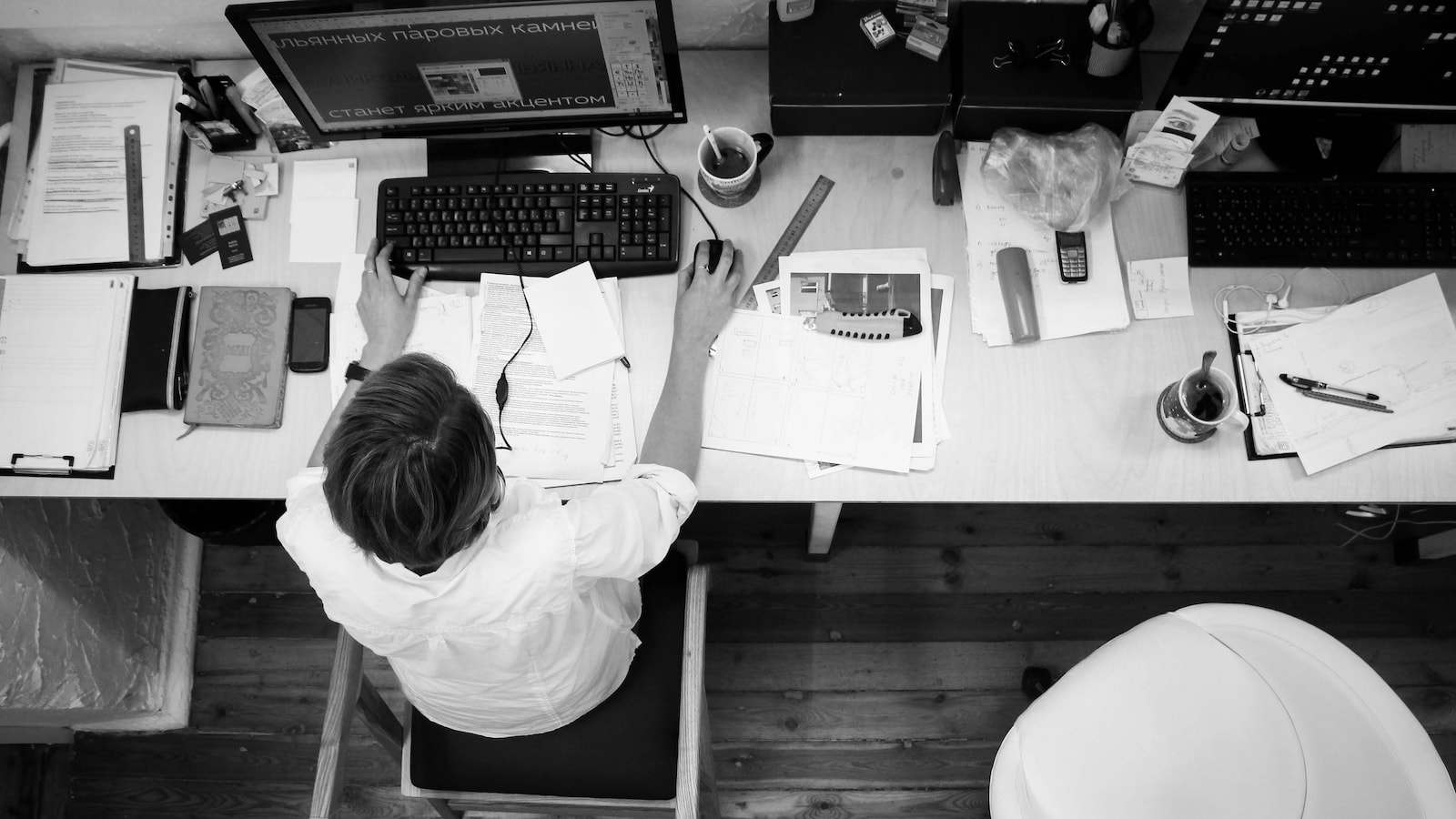 Employee Weighs 15-20% Pay Cut to Leave Micromanaging Manager