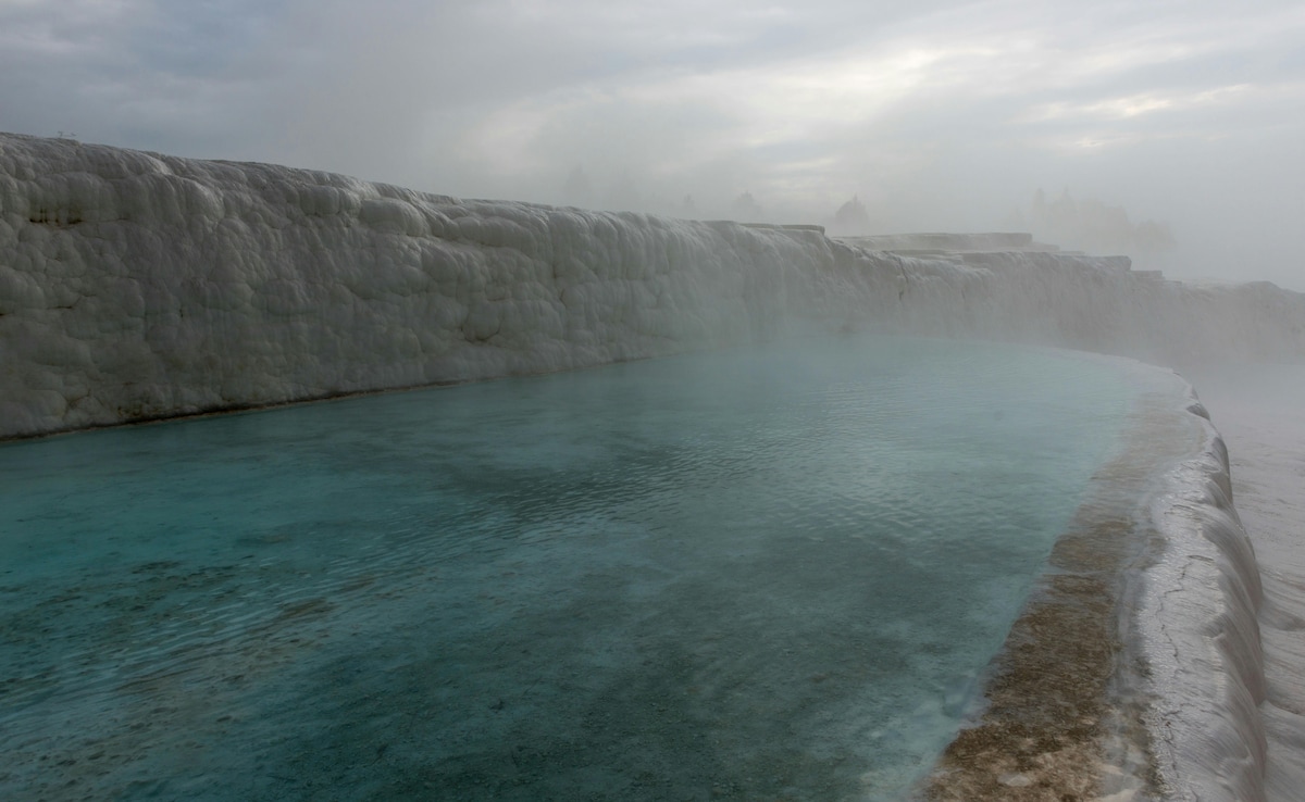 Turkey offers beautiful hot springs for travellers. 