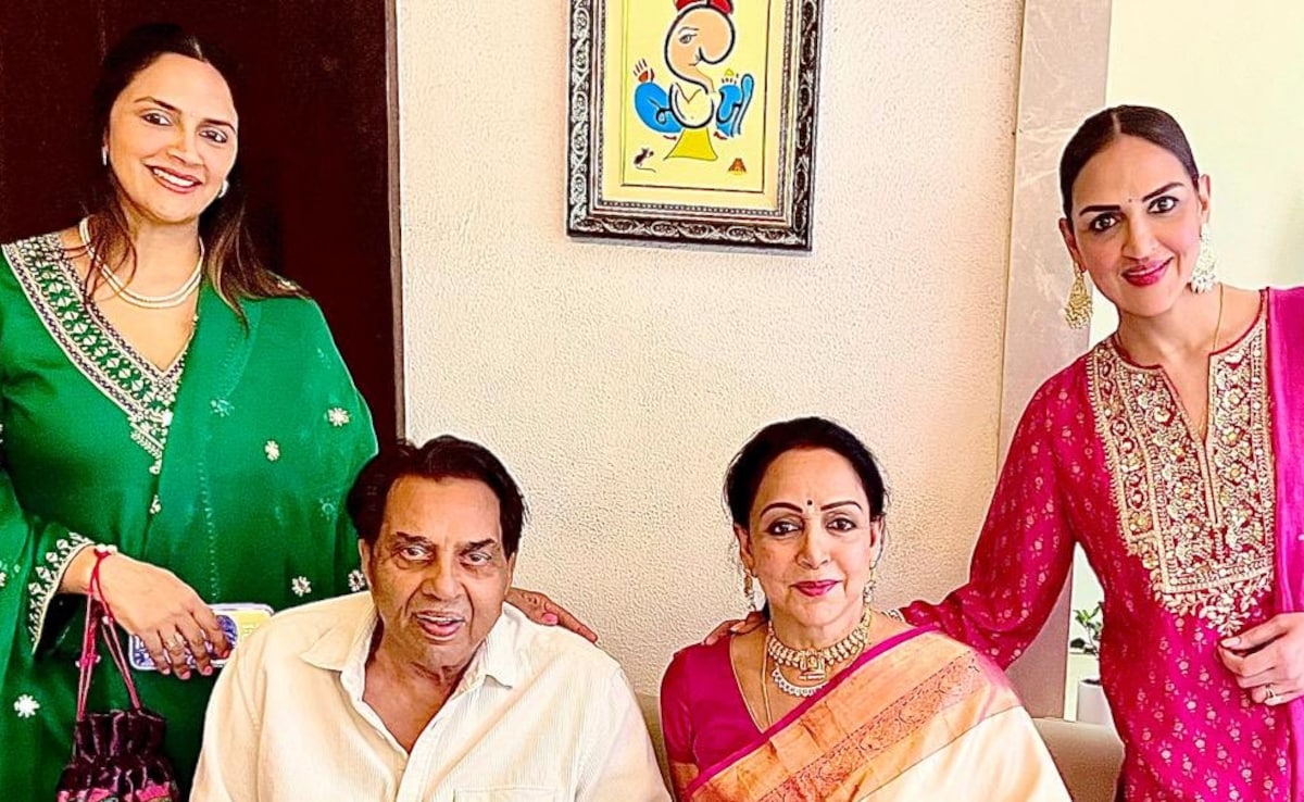 Hema Malini And Esha-Ahana Deol Miss Dharmendra's Prayer Meet At Mumbai Hotel