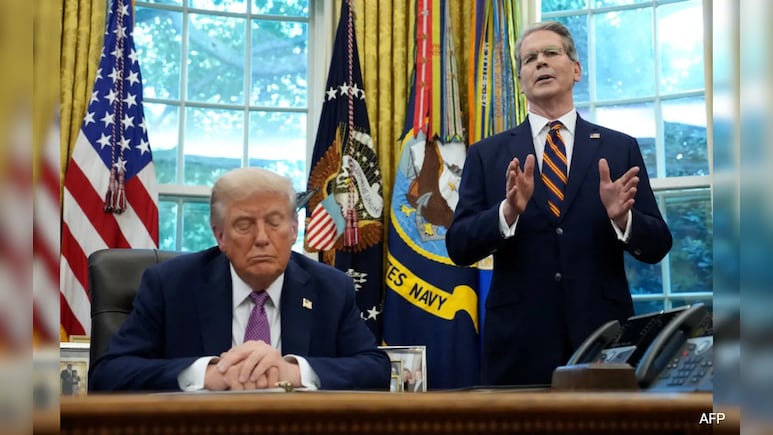 अमेरिका आओ, अमेरिकियों को सिखाओ और लौट जाओ... ट्रंप की नई H-1B वीजा पॉलिसी चौंकाने वाली