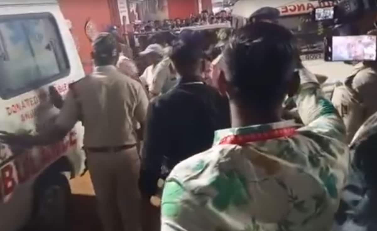 Huge Crowd At Shreya Ghoshal's Odisha Concert Leads To Chaos