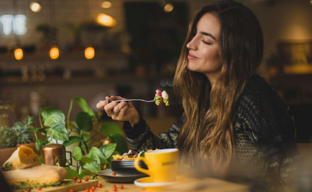 Slow eating equals mindful eating, which can reduce stress, an important factor in IBS flare-ups. Photo: Pixabay