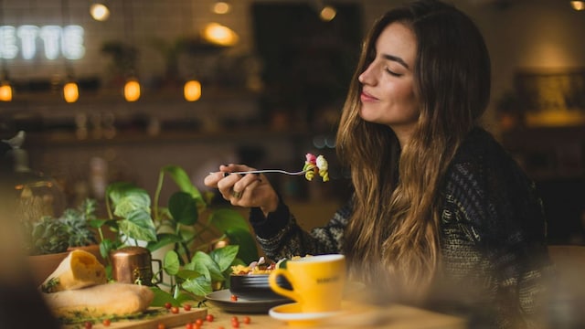 Always Thinking About Your Next Meal? Here's How Food Noise Is Killing Your Appetite