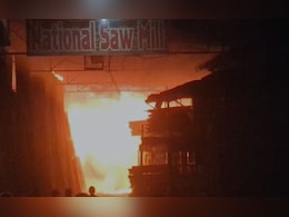 Bhopal Fire: भोपाल में भारत टॉकीज के पास लकड़ी के गोदाम में भीषण आग, 5 टाल को ल‍िया चपेट में