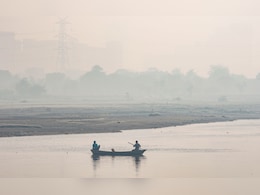 दिल्ली-NCR में सांस लेना हो रहा मुश्किल, AQI कई इलाकों में 400 के पार, जल्द राहत के आसार नहीं