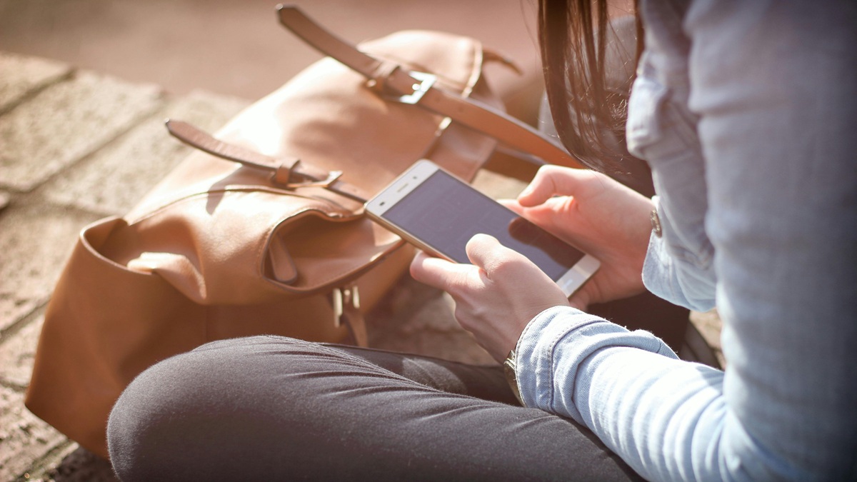 Mobile बेचते वक्त ये 10 सावधानी नहीं बरती तो पड़ जाएंगे मुसीबत में...