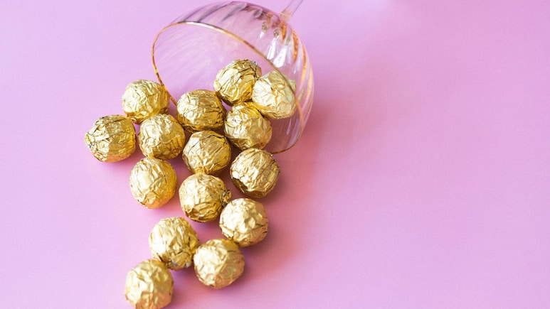 Chocolate Hampers for Gifting: अब नहीं होना पड़ेगा परेशान, ये गिफ्ट हैंपर आएंगे आपके काम