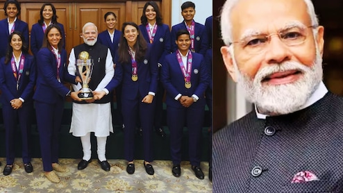 PM Modi Meets Team India : खट्याळ हरलीनचा पीएम मोदींना हटके प्रश्न अन् हॉलमध्ये एकच हशा पिकला, पाहा Video PM Modi Meets Team India : खट्याळ हरलीनचा पीएम मोदींना हटके प्रश्न अन् हॉलमध्ये एकच हशा पिकला, पाहा Video