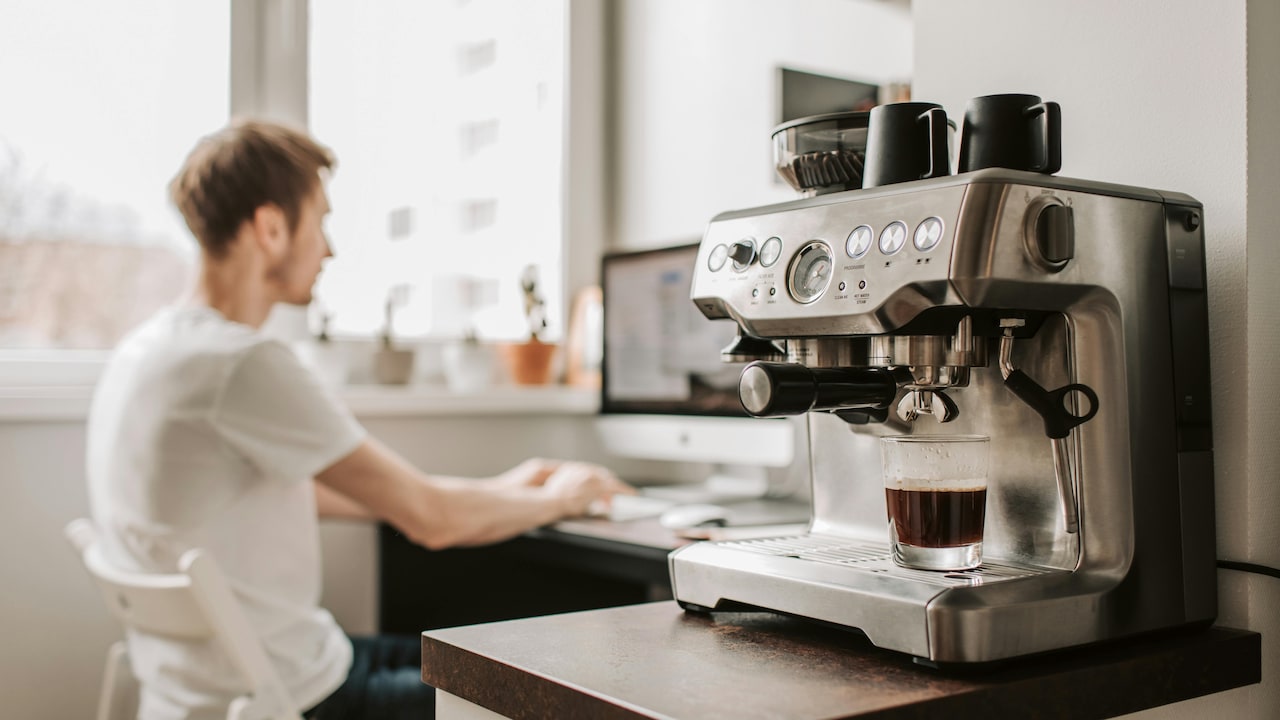 Explore useful tips to buy the best coffee machines for home