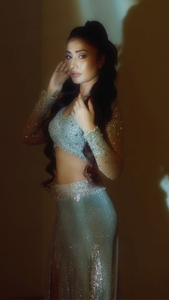 Dhanashree Verma’s Metallic Look Is Pure Glamour