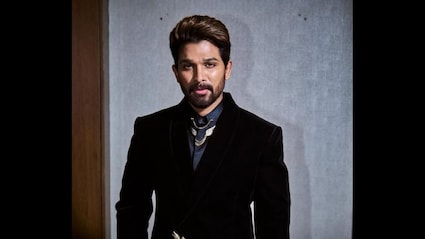 Allu Arjun Receives The Most Versatile Actor Of The Year Award