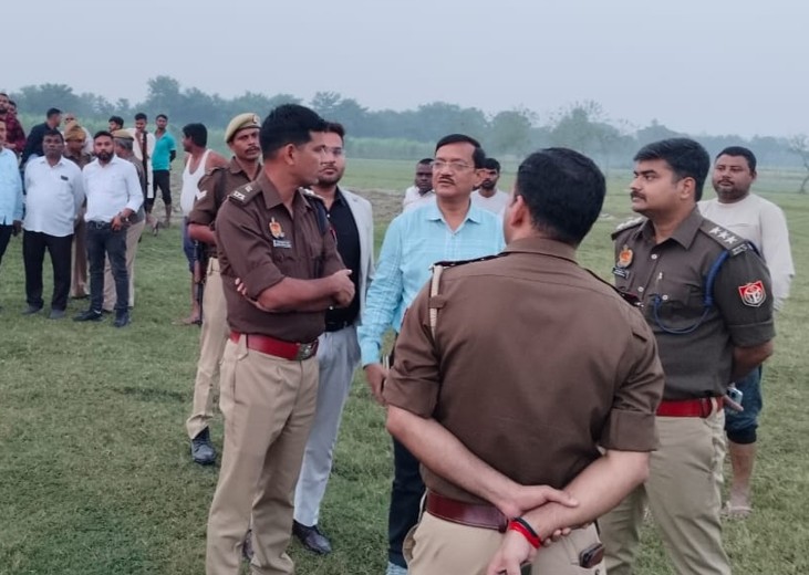 यूपी में CBI अफसर बनकर कारोबारी के घर में घुसे बदमाश, दिनदहाड़े लाखों की लूट कर चलते बने