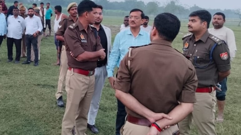 यूपी में CBI अफसर बनकर कारोबारी के घर में घुसे बदमाश, दिनदहाड़े लाखों की लूट कर चलते बने