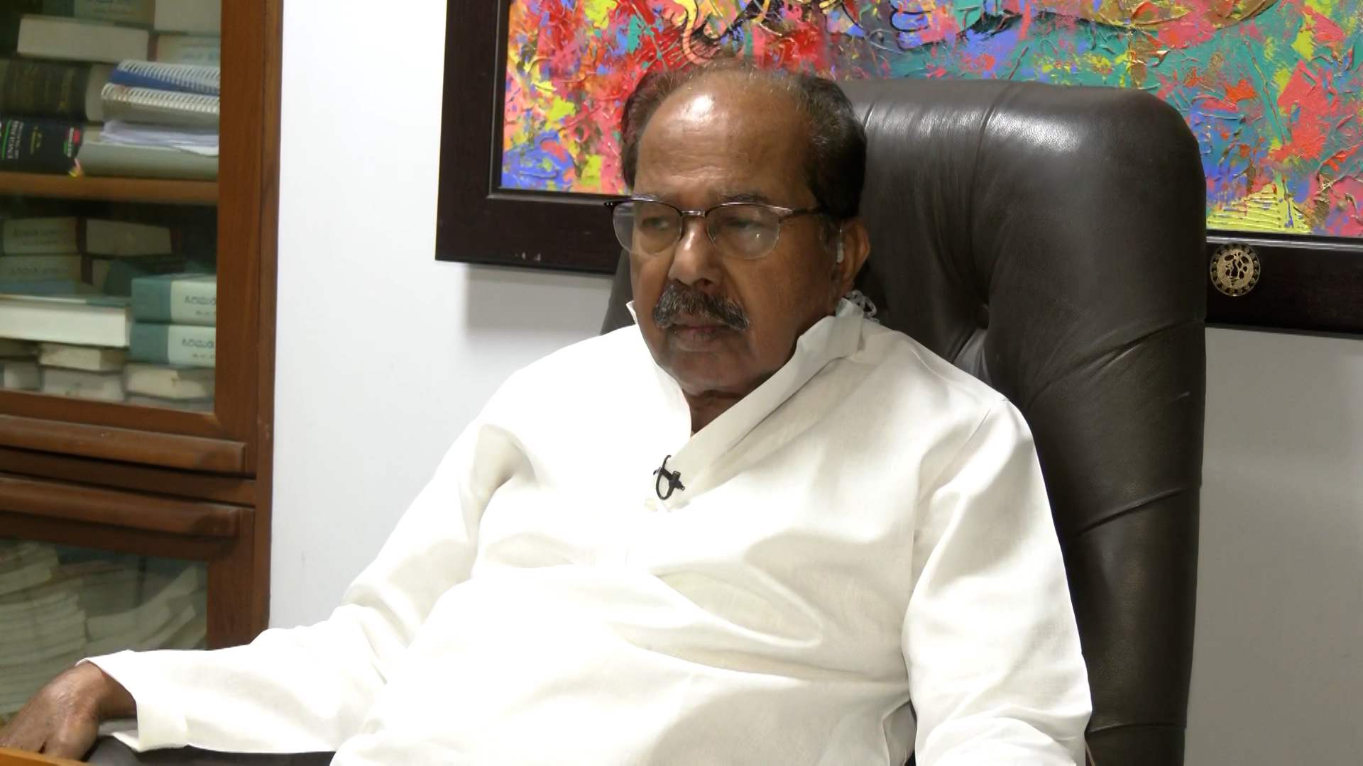 Ex-Cong CM Blames Gandhis: Veerappa Moily Drops A Bomb