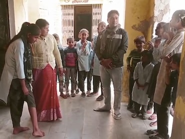 भरतपुर में फीमले डॉग का आतंक, स्कूल के बच्चे और टीचरों सहित अब तक 27 को काटा