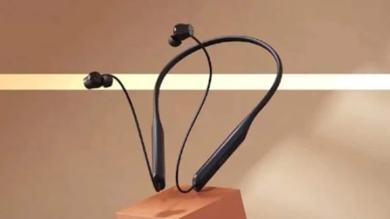 Amazon Black Friday Sale: Biggest Discounts On Popular Neckbands From Zebronics, boAt, Lava to OnePlus.