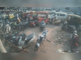 दिल्ली में ब्लास्ट से ठीक पहले मस्जिद गया था उमर, देखिए चंद घंटे पहले का वो वीडियो