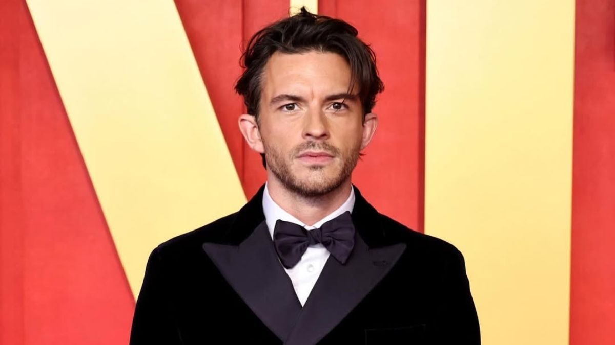 Dearest Readers, Jonathan Bailey Is People's Sexiest Man Alive 2025