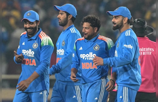 IND vs SA 1st ODI LIVE Score: कुलदीप यादव ने गेम चेंज कर दिया, जीत की दहलीज पर भारत