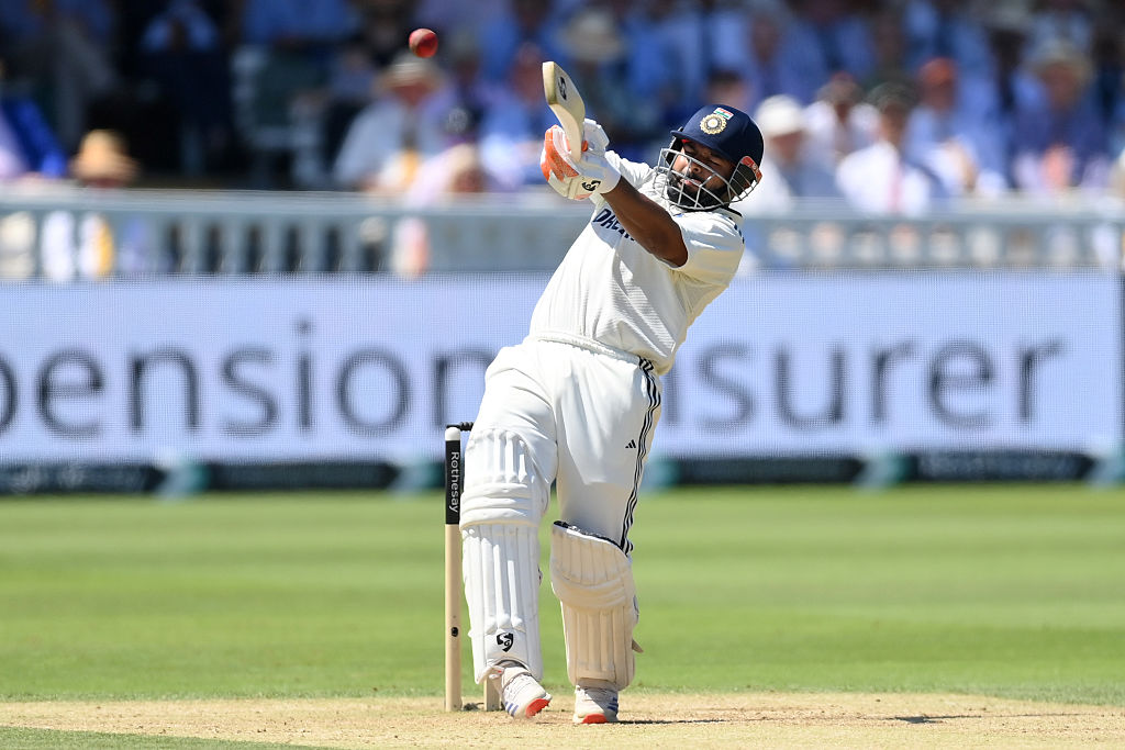 ऋषभ पंत ने बदल दिया भारतीय क्रिकेट का इतिहास, रोहित शर्मा का रिकॉर्ड तोड़ बन गए नए 'सिक्सर किंग'