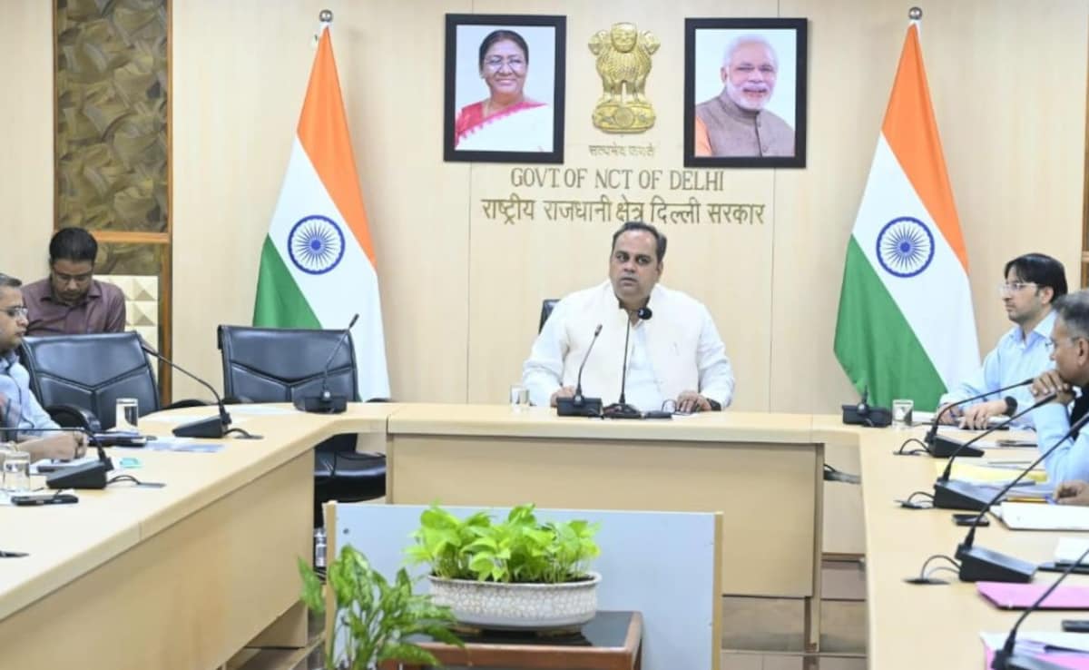 Delhi Minister Warns Hospitals On Medicine Shortages, Sets 10-Day Deadline