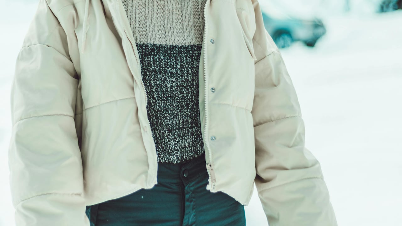Wardrobe Solutions For Women Who Feel Cold In Office: Top Layering Tips Wardrobe Solutions For Women Who Feel Cold In Office: Top Layering Tips