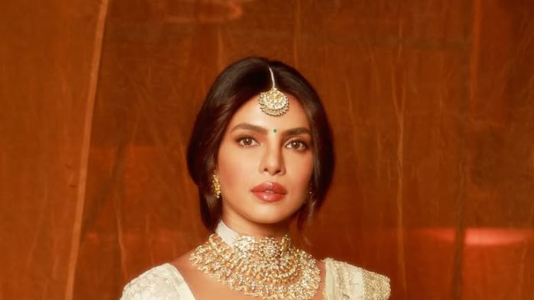 प्रियंका चोपड़ा की वायरल हुई यूएस से हाई स्कूल की फोटो, एक्स बॉयफ्रेंड ने दिया रिएक्शन, फैंस की भी टिकीं नजरें