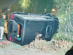 दिल्ली के वसंत कुंज में तेज रफ्तार मर्सिडीज ने 3 लोगों को टक्कर मारी, 1 की मौत