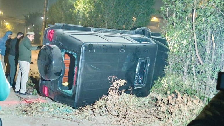 दिल्ली के वसंत कुंज में तेज रफ्तार मर्सिडीज ने 3 लोगों को टक्कर मारी, 1 की मौत