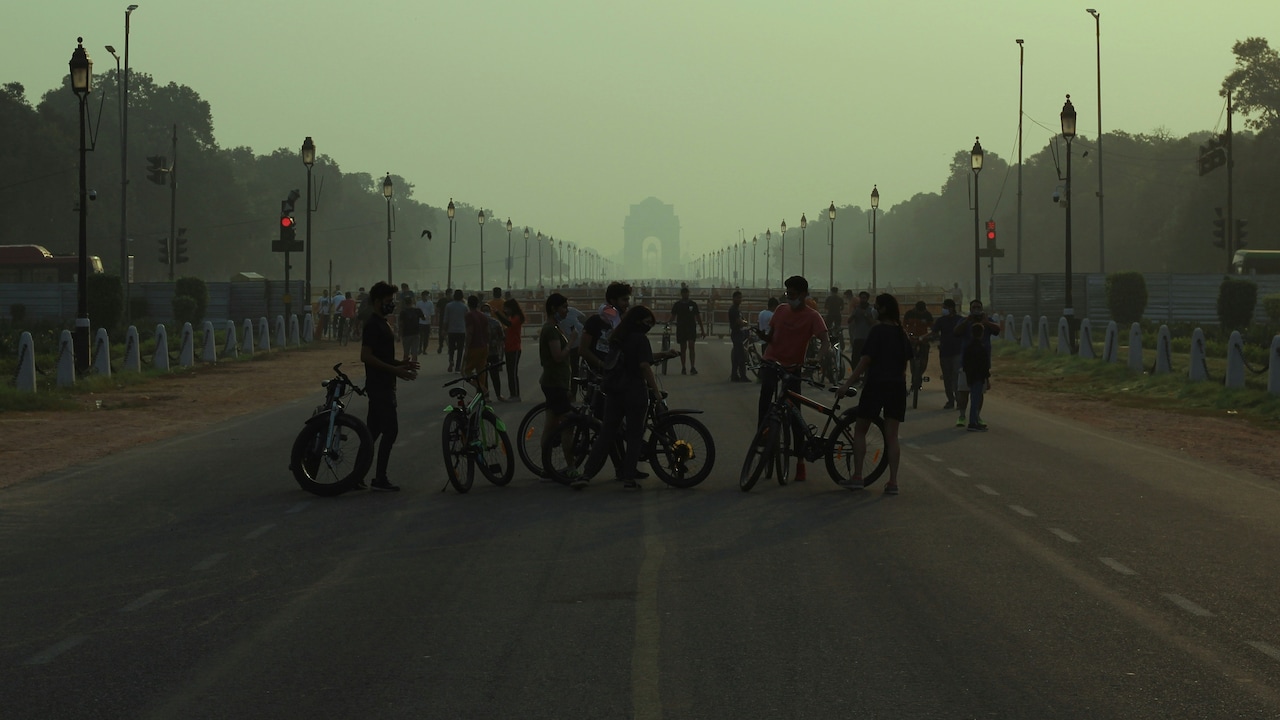 5 Essentials To Carry In Your Bag To Get Rid Of Delhi Pollution 5 Essentials To Carry In Your Bag To Get Rid Of Delhi Pollution