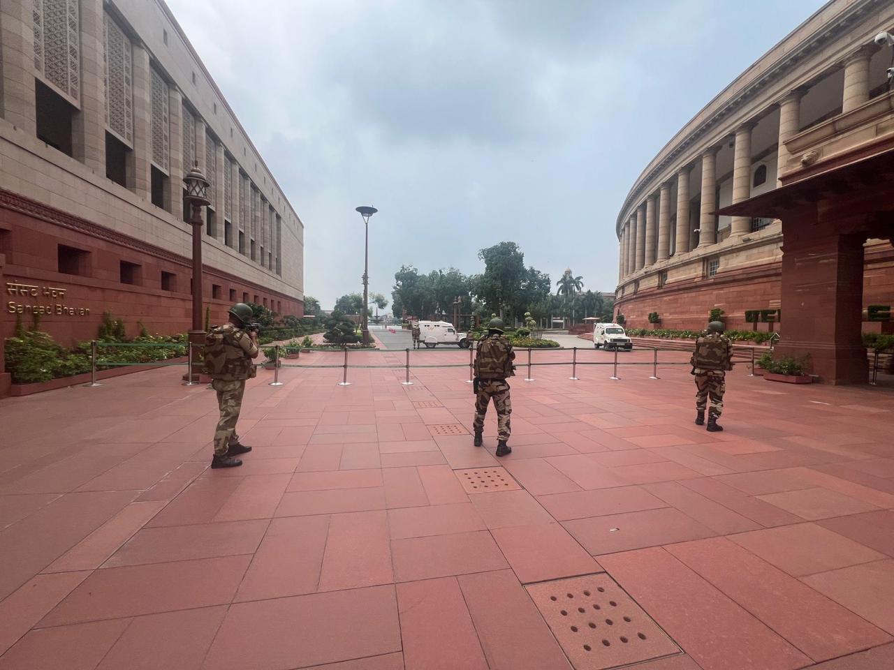 संसद की सुरक्षा को लेकर CISF ने लिया बड़ा फैसला, पोस्टिंग नीति में बदलाव के साथ अब चार साल का होगा कार्यकाल