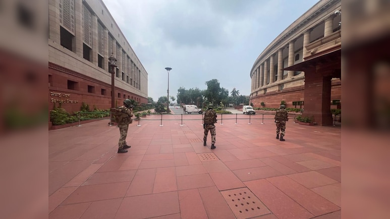 संसद की सुरक्षा को लेकर CISF ने लिया बड़ा फैसला, पोस्टिंग नीति में बदलाव के साथ अब चार साल का होगा कार्यकाल