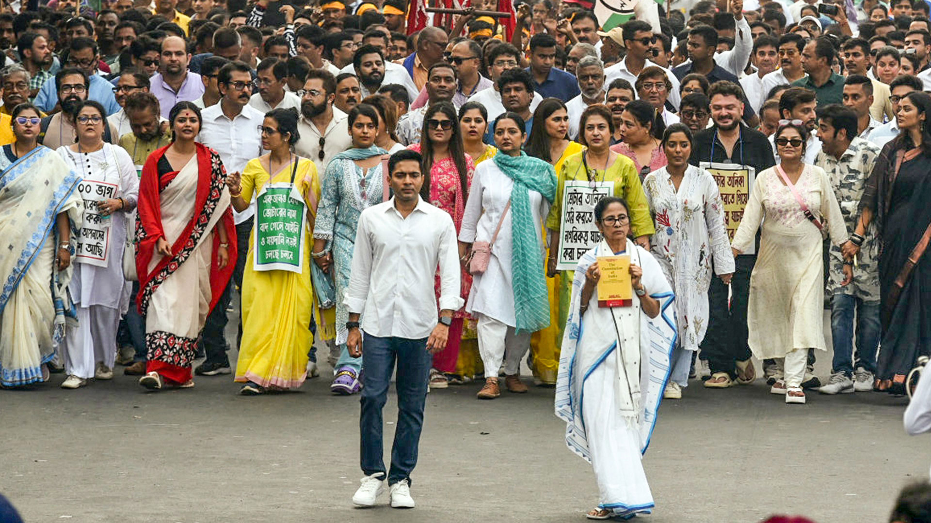 Mamata Banerjee Leads Protest In Thakurnagar as SIR Row Intensifies In Bengal