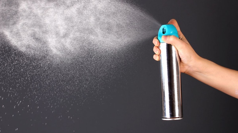 पाणी भरण्यावरून भांडण झालं, भडकलेल्या महिलेने डासांचा स्प्रे तोंडावर मारला; शेजाऱ्याचा मृत्यू