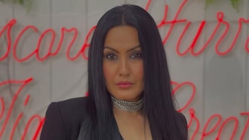 Bigg Boss 19 में चल रहा कौनसा 'गंदा धंधा' ? किस तरफ था एक्स कंटेस्टेंट काम्या पंजाबी का इशारा