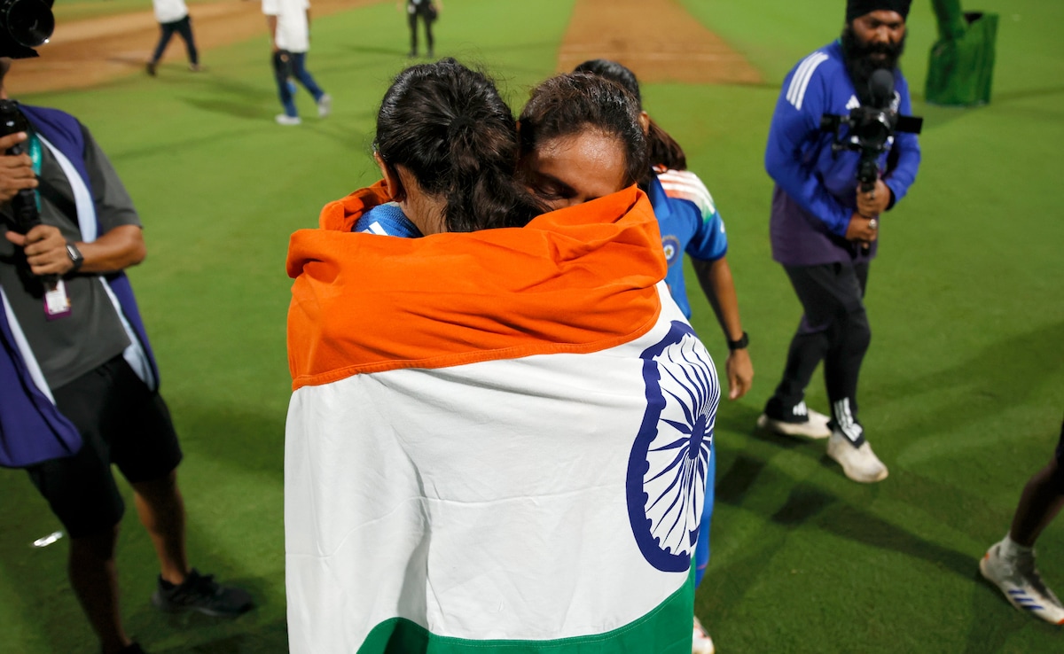 चैंपियन बेटियों की जीत के जश्न में डूबा पूरा देश, अमिताभ ने भी दी बधाई