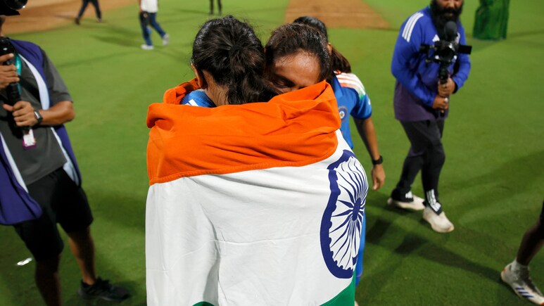 चैंपियन बेटियों की जीत के जश्न में डूबा पूरा देश, अमिताभ ने भी दी बधाई