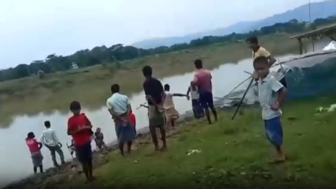 Video: Bangladesh Nationals Confront Border Police In Assam's Sribhumi