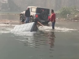On Camera, Mahindra Thar Sinks Into Lake Near Delhi In Dangerous Stunt