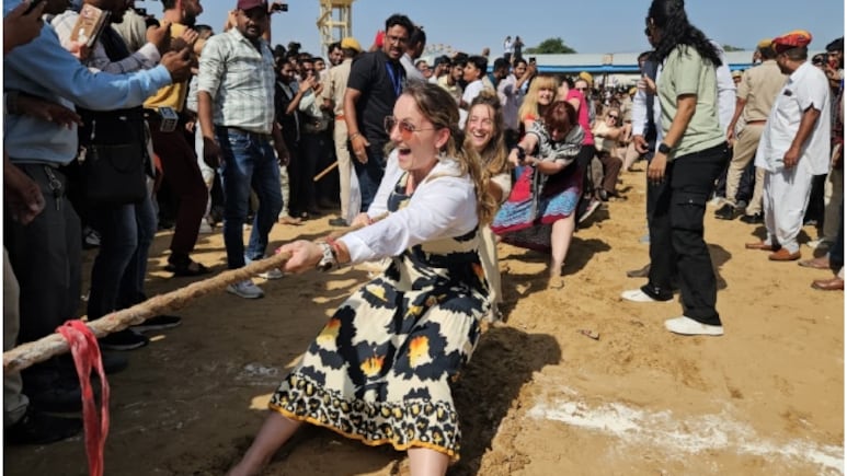 पुष्कर मेला 2025 का भव्य समापन, देसी-विदेशी महिलाओं की रस्साकशी प्रतियोगिता बनी आकर्षण का केंद्र