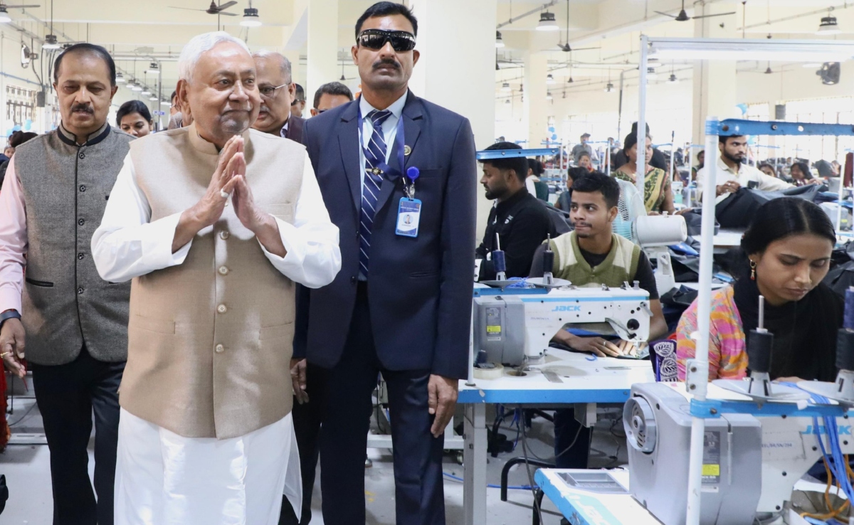 हाजीपुर औद्योगिक क्षेत्र पहुंचे मुख्यमंत्री नीतीश कुमार, उद्योगपतियों को दिया यह आश्वासन