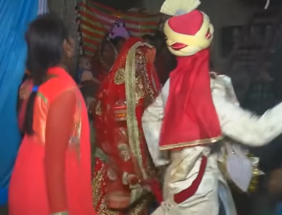 विदाई में बहन संग होने वाले पति का डांस देख खिसियाई दुल्हन, फिर लिया ऐसा बदला लोग बोले- सात जन्म तक करेगा याद