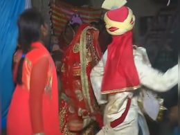 विदाई में बहन संग होने वाले पति का डांस देख खिसियाई दुल्हन, फिर लिया ऐसा बदला लोग बोले- सात जन्म तक करेगा याद